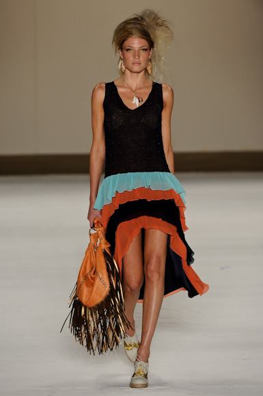 isabela-capeto-desfile-fashion-rio-2011-10-26