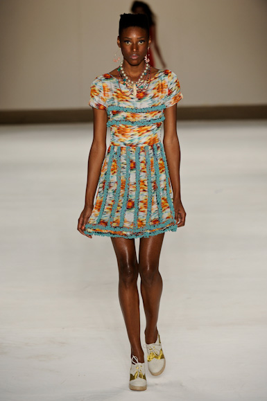 isabela-capeto-desfile-fashion-rio-2011-10-28