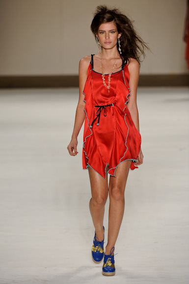 isabela-capeto-desfile-fashion-rio-2011-10-29