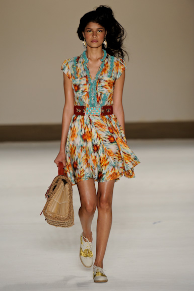 isabela-capeto-desfile-fashion-rio-2011-10-31