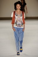 isabela-capeto-desfile-fashion-rio-2011-10-32