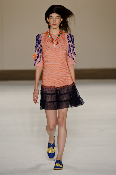 isabela-capeto-desfile-fashion-rio-2011-10-36