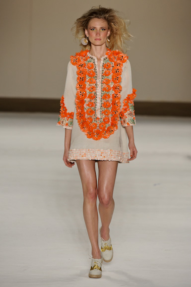 isabela-capeto-desfile-fashion-rio-2011-10-39