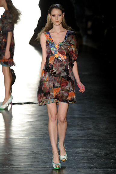 erika-ikezili-desfile-spfw-2011-12
