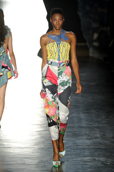 erika-ikezili-desfile-spfw-2011-22
