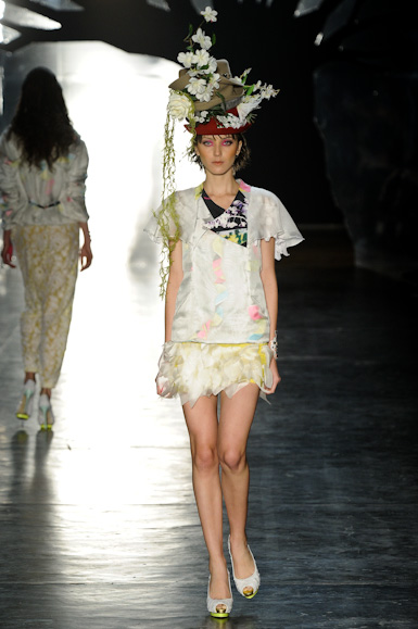 erika-ikezili-desfile-spfw-2011-29