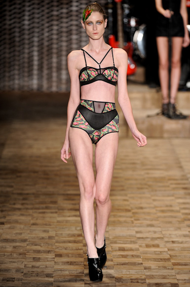 rosa-cha-desfile-spfw-2011-23