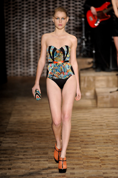 rosa-cha-desfile-spfw-2011-38
