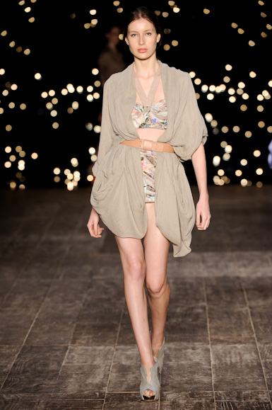 cori-desfile-spfw-2011-28