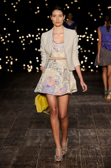 cori-desfile-spfw-2011-31