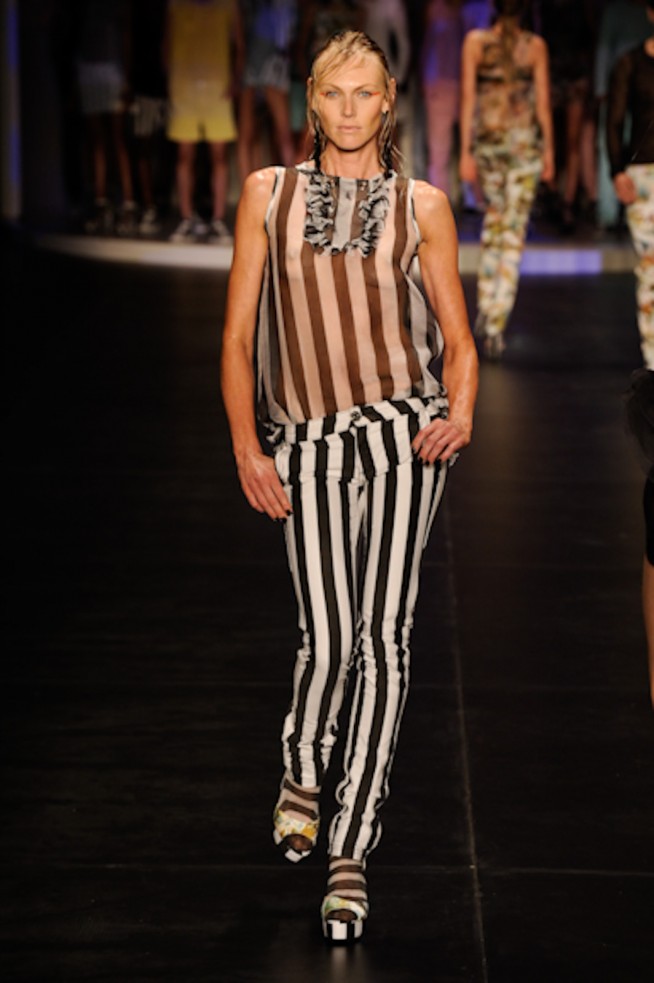 colcci-desfile-spfw-2011-14