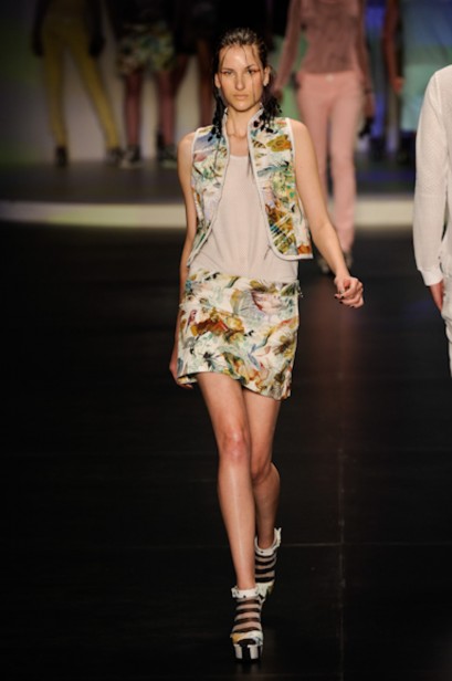 colcci-desfile-spfw-2011-35