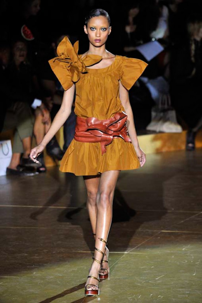 desfile-marcjacobs-nyspring2011rtw-127