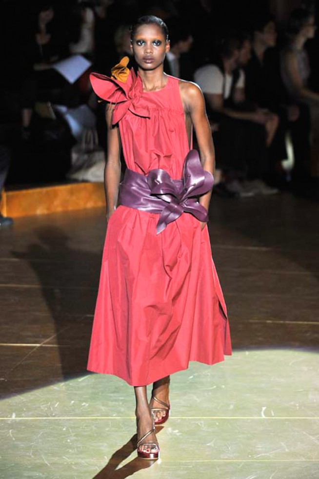 desfile-marcjacobs-nyspring2011rtw-128