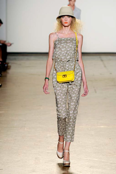 desfile-marcbymarcjacobs-nyspring2011rtw-138