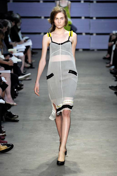 desfile-proenzaschouler-nyspring2011rtw-123
