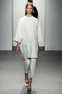 Ready_to_Wear_Spring_Summer_2011_CALVIN_KLEIN_
NEW_YORK_September_2010