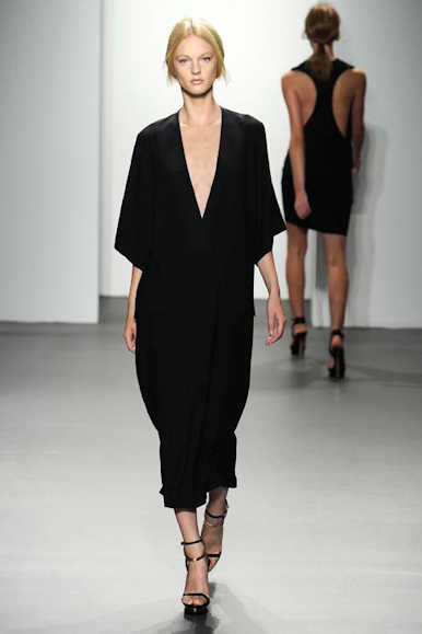 Ready_to_Wear_Spring_Summer_2011_CALVIN_KLEIN_
NEW_YORK_September_2010