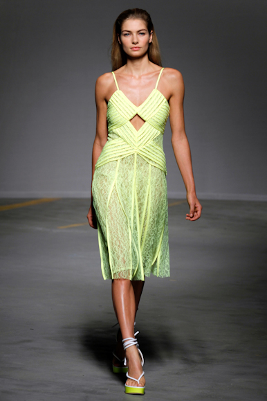 desfile-ckane-londresverao2011rtw-109
