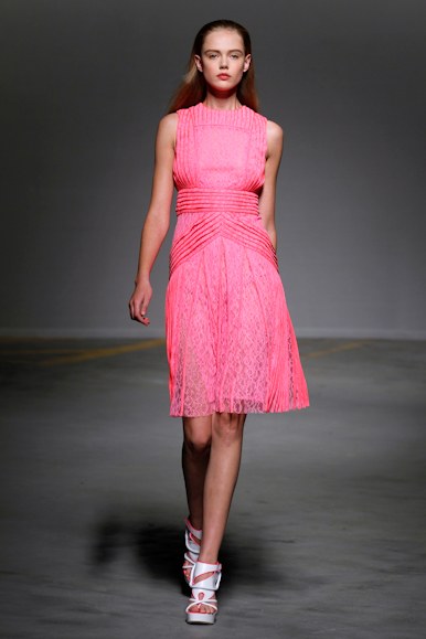 desfile-ckane-londresverao2011rtw-111