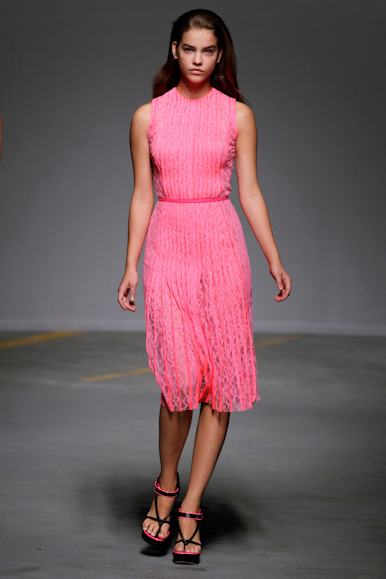 desfile-ckane-londresverao2011rtw-112