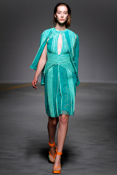 desfile-ckane-londresverao2011rtw-116