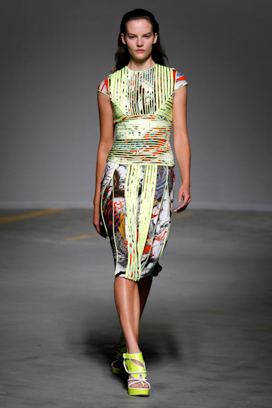 desfile-ckane-londresverao2011rtw-121