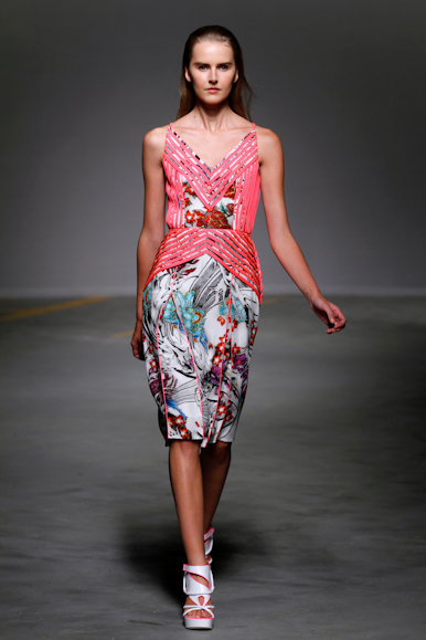desfile-ckane-londresverao2011rtw-125