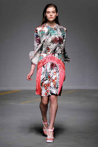 desfile-ckane-londresverao2011rtw-126