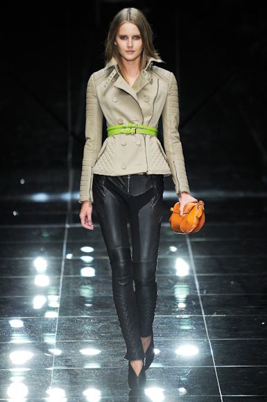 desfile-burberry-londresverao2011rtw-100