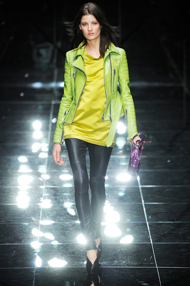 desfile-burberry-londresverao2011rtw-107