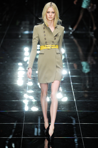 desfile-burberry-londresverao2011rtw-116