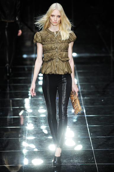 desfile-burberry-londresverao2011rtw-122