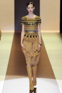 desfile-gucci-milaoverao2011rtw-116