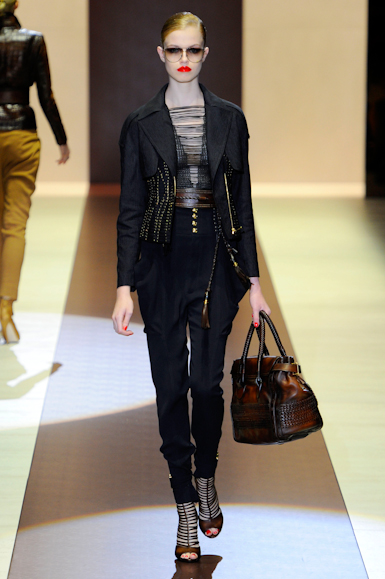 desfile-gucci-milaoverao2011rtw-119