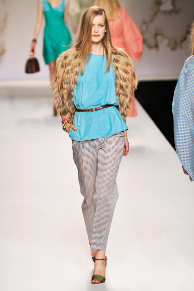 desfile-fendi-milaoverao2011rtw-116