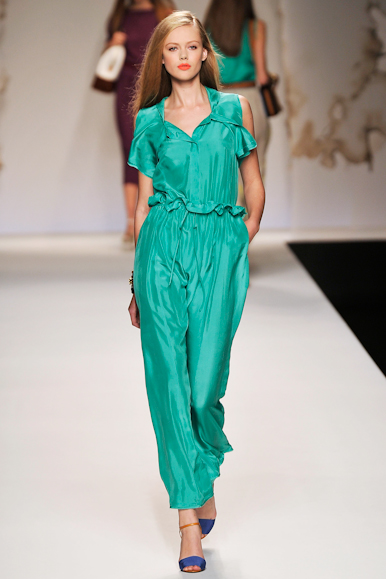 desfile-fendi-milaoverao2011rtw-122