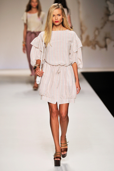 desfile-fendi-milaoverao2011rtw-133