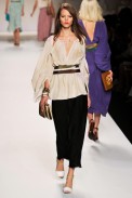 desfile-fendi-milaoverao2011rtw-136