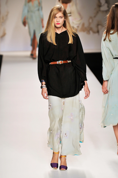 desfile-fendi-milaoverao2011rtw-138