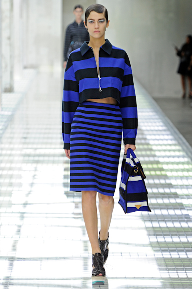 desfile-prada-milaoverao2011rtw-108