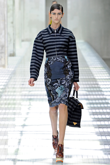 desfile-prada-milaoverao2011rtw-109