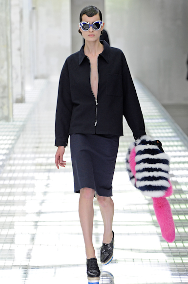 desfile-prada-milaoverao2011rtw-113