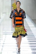 desfile-prada-milaoverao2011rtw-116