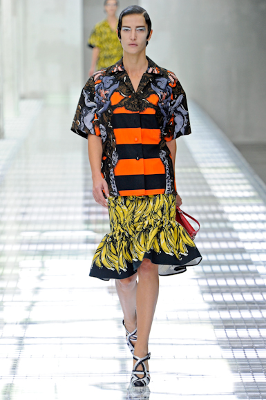 desfile-prada-milaoverao2011rtw-116