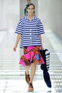 desfile-prada-milaoverao2011rtw-119