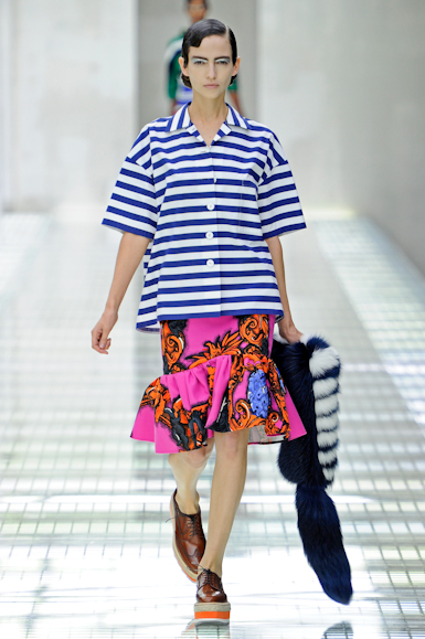 desfile-prada-milaoverao2011rtw-119