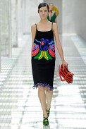 desfile-prada-milaoverao2011rtw-128