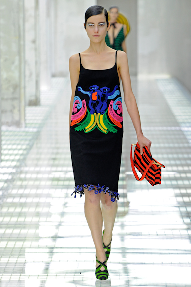 desfile-prada-milaoverao2011rtw-128