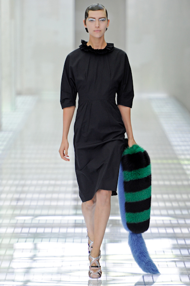 desfile-prada-milaoverao2011rtw-140